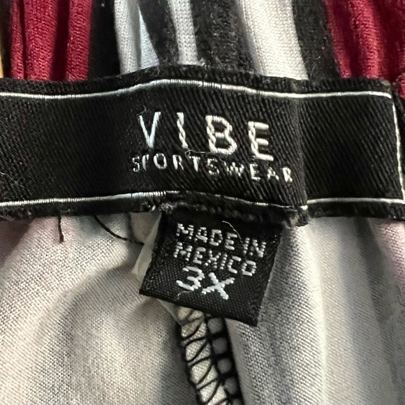 Vibe Sportswear Multi Colored Top - Picture 2 of 4